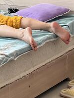 绿母儿子偷拍妈妈骚脚底2