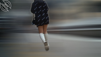 青春靓丽&mdash;&mdash;闷臭白靴&包臀牛仔裤