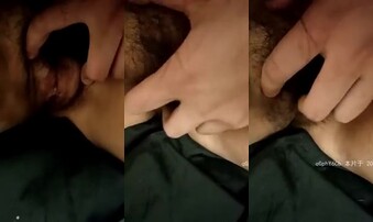 02年小女友自慰 附生活照 放假视频自慰