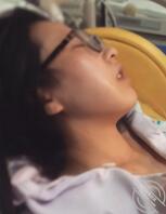 反差人妻脸足穴同框展示1