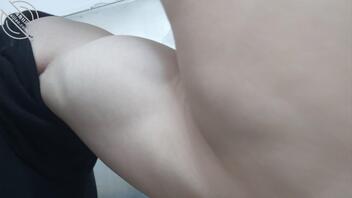 21岁坐标惠州 性欲太强了想找一个长期固定的炮友，详细信息可互了解在决定0