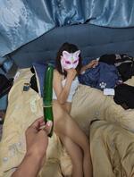 （原创）大黄瓜自己调教狐狸眼小骚妹，大黄瓜插的她直接高潮