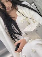 地铁偷拍少妇，微胖奶大，颜值抗打0