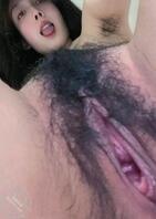 大学处了8个月的女友，有种被人调教好了的感觉，太骚了，想问问有没有人认识2