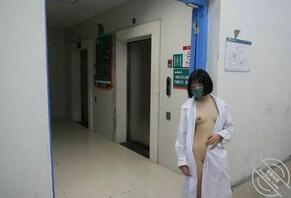 小护士医院大胆露出0