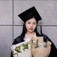 原创偷拍，抄底班花的粉色蕾丝胸罩0