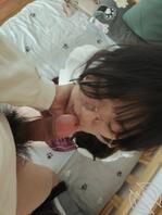 淫荡反差的骚母狗眼镜妹1