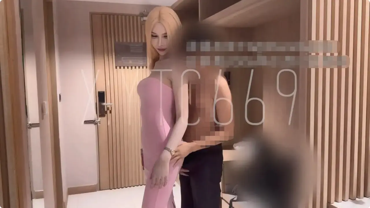 《看着像洋娃娃一样的1号被兄弟使用》这175cm长腿模特真耐艹