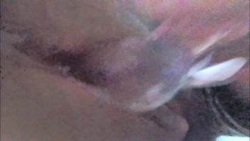 19岁没尝过肉棒反差水晶棒插逼自慰