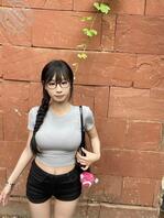 本人投稿：我叫张研，大三D杯喜欢被评价。挑刺激的评价给叔叔们解决生理需求0