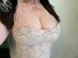 女朋友做爱从来没喷过，想喷一下，怎样才可以让她喷，玩交换或者3p吗？1