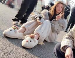 扫楼打胶   高冷母狗1