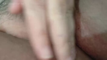 老公出差，骚穴空虚难忍，想被大鸡巴填满