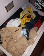 当经理的反差姐姐，射在姐姐蕾丝内裤上，在垃圾桶里发现了姐姐的自慰工具