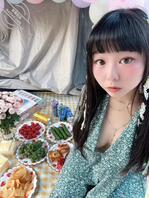 洛丽塔大奶骚逼被三人狠狠中出