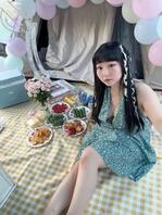 洛丽塔大奶骚逼被三人狠狠中出1