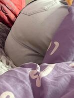 更新了兄弟们 欣赏三小姨子的牛仔裤小屁屁吧1