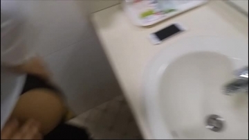 浴室边打电话边操边拍摄