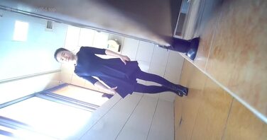 ［女厕偷拍］商场女厕全景偷拍