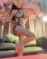 婊妹说你那么喜欢别人家的老婆我结婚了天天给你操好不好0