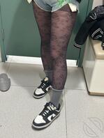 今天穿了开裆内裤（图片还是有些问题）1