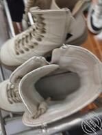 少妇大姨子的短靴和长靴2