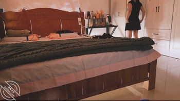 
我嫂子5，手搓黑科技偷拍嫂子上班前换衣服0