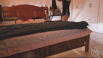 
我嫂子5，手搓黑科技偷拍嫂子上班前换衣服1