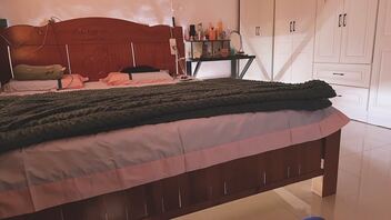 
我嫂子5，手搓黑科技偷拍嫂子上班前换衣服