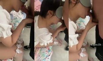 在女朋友闺蜜家，吃完中午饭