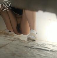 偷拍亲妹妹洗澡，想操妹妹的心已经达到了顶峰1