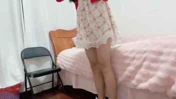 原创（107）女儿闹脾气，到家被我直接强上，居然还反抗，必须暴力抽插嫩穴