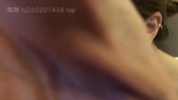 骚货老婆背着我，和我发小在一起疯狂草逼，还录视频，被我发现了