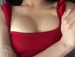 给大家看看网上认识的新女友的骚逼 后续更新1