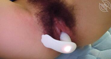 18岁处女高中生，平时端庄文静 背后求玩弄 当母狗 
1