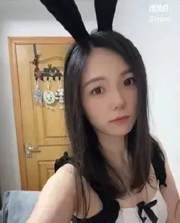 苏州世贸人妻 薛千 身材性感火辣婚后欲求不满出轨小鲜肉 