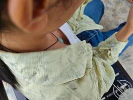 偷拍17岁高中女同学，刺激这一块0