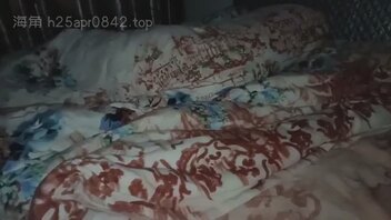 坦克巨乳熟女来一弹，这个是真的爱之切切无法自拔啊