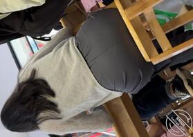 吃个早点差点把自己看射了！这大屁股 太喜欢了