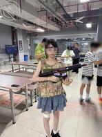 【原创内容104】陪妹妹打真人CS,手都淤青了,还念念不舍0