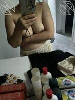 分享骚妻手机相册0