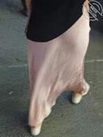 偷拍桌下貌似被发现啦1