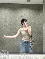 老婆最喜欢的大鸡巴单男之一，主动给单男跪舔鸡巴，给单男操屁眼，口爆，吞精0