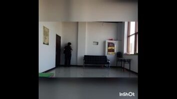 熟女同事说别射到工作服上