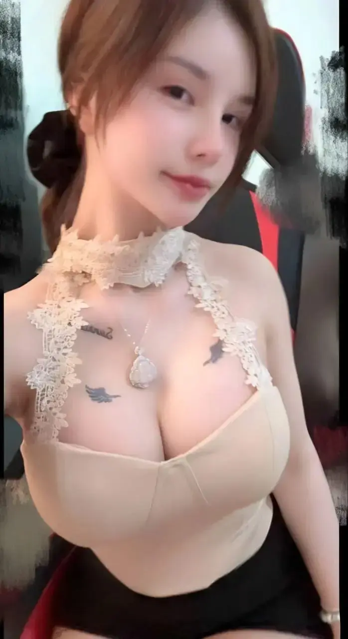 抖音江西小网红【夏日甜心】，线下约炮金主爸爸性爱视频曝光纹身实锤