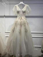 [原创内容]81.偷偷筹备的婚纱，终于收到了，准备给姐姐一个惊喜0