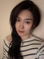 少妇音乐老师的白皙臀部