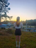 舅妈卫生间的内裤，看完睡不着了，我要不要看照片打飞机0