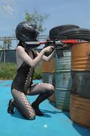 就喜欢把逼露出来---丝袜高跟妹子户外露出？这要是在战场上，敌人有福了1