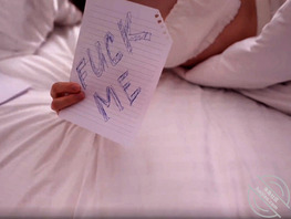 姐姐居然要弟弟肏她，义不容辞内射了姐姐的嫩鲍。1